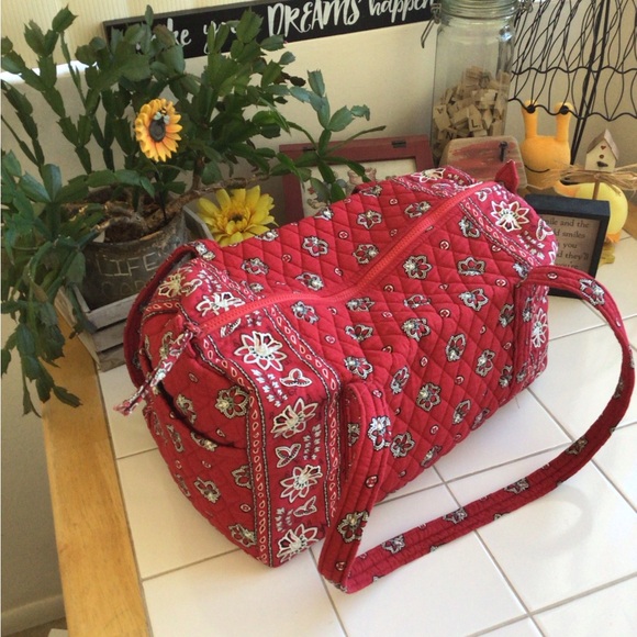 ‘Vera Bradley’ Quilted Red Bandana Duffel Bag - Picture 2 of 9